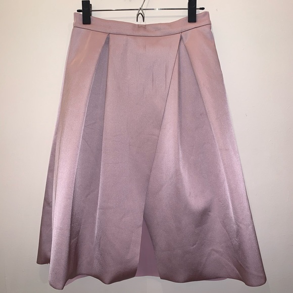 Missguided Dresses & Skirts - SOLD🥳 LIGHT PURPLE SHEEN SKIRT US 6